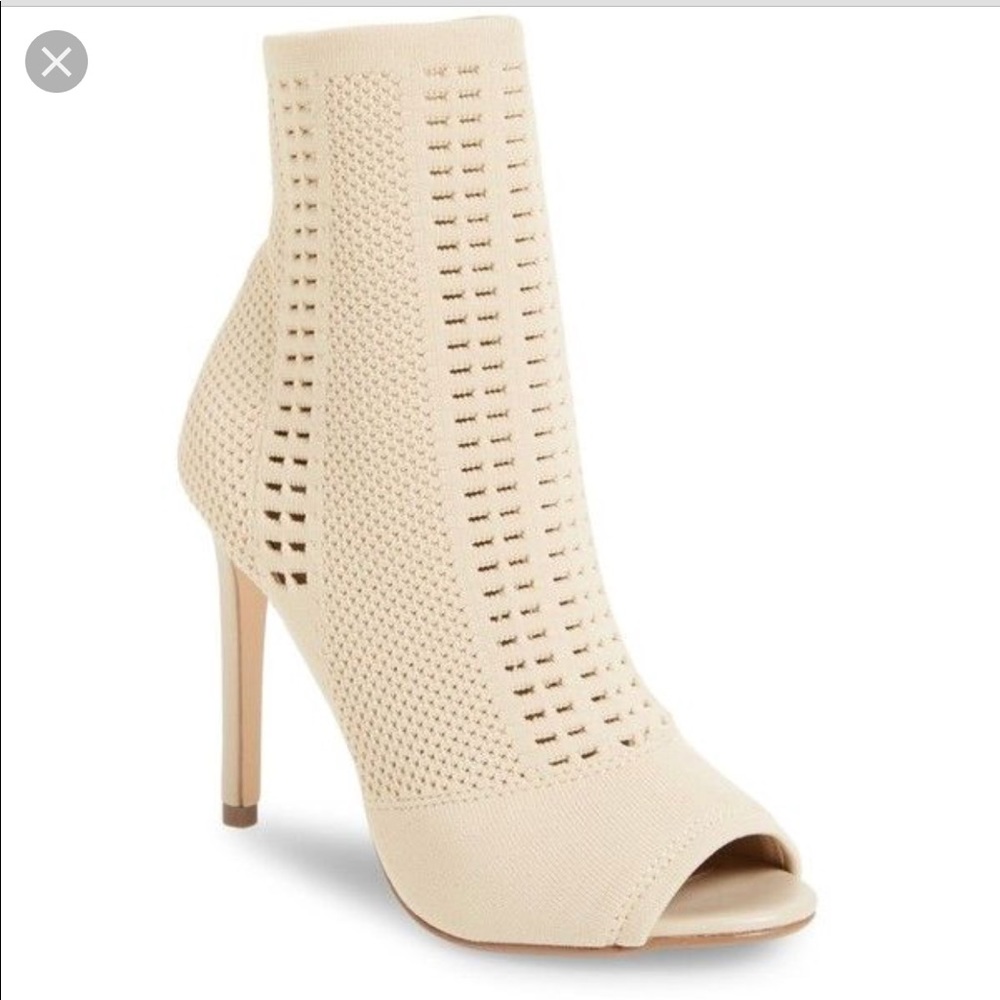 Candid bootie in beige